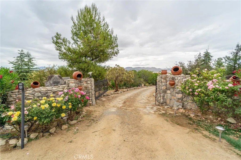 49185 Tomahawk Court