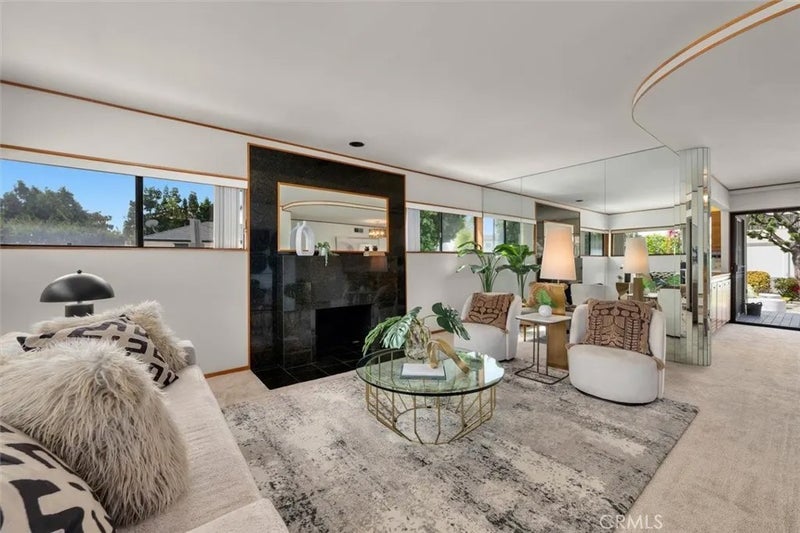 1427 S Doheny Drive