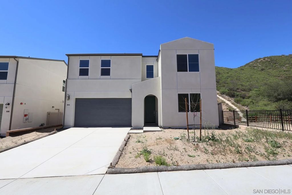 Photo of 844 Meadowood ST lot 348 St #Lot 348, Fallbrook, CA 92028 (MLS # 260008501)