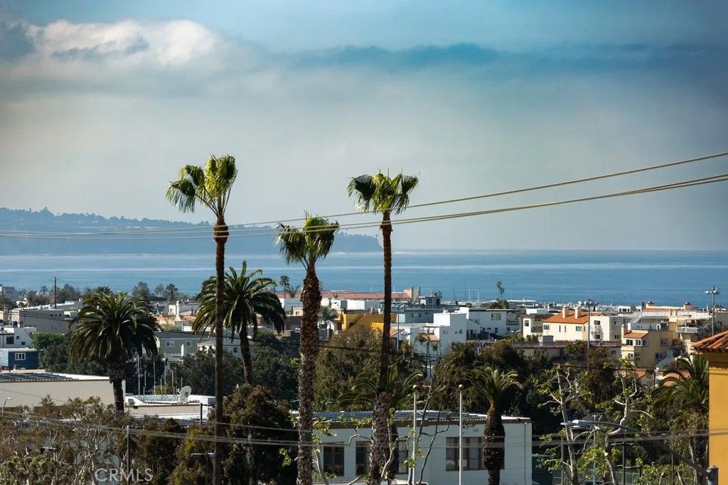 Photo of 824 17th Street, Hermosa Beach, CA 90254 (MLS # SB25273047)