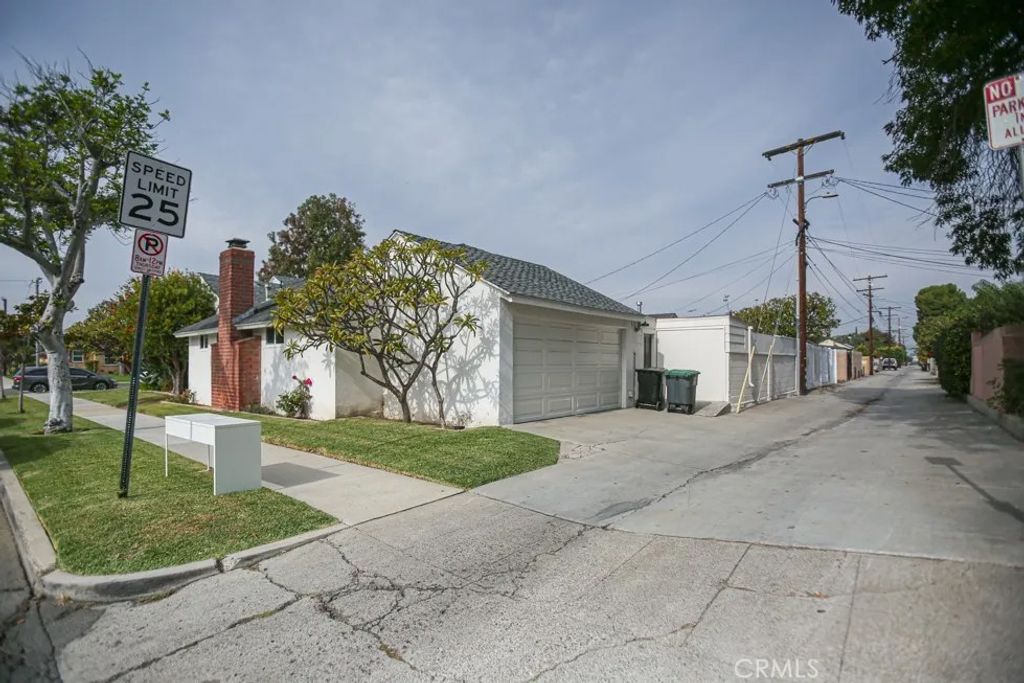Photo of 702 N Pine, Anaheim, CA 92805 (MLS # PW26013778)