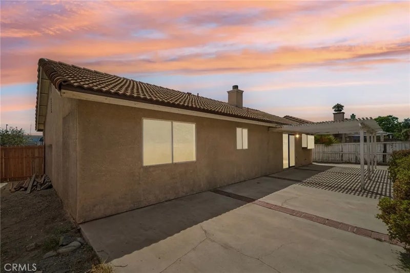 2320 W Sunrise Drive