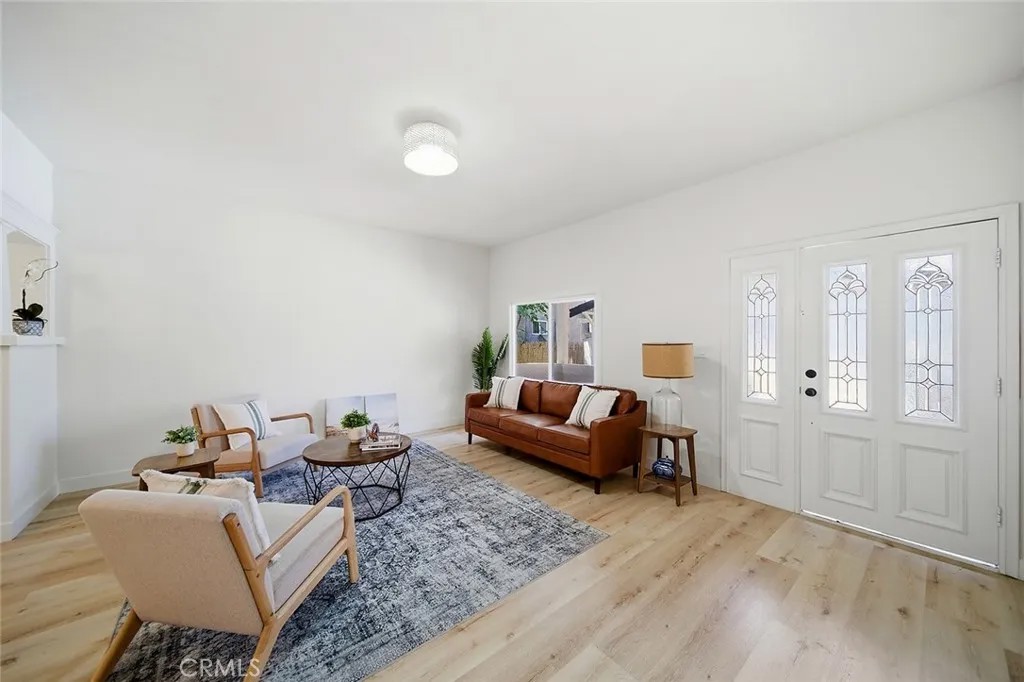 1512 W 36th