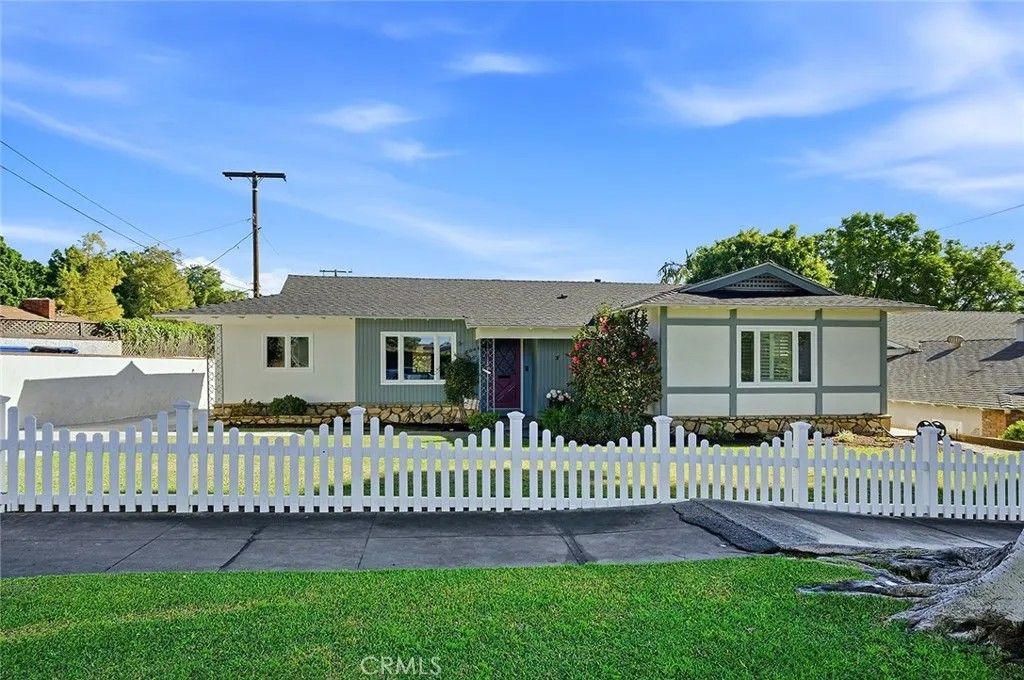 Photo of 8046 California Avenue, Whittier, CA 90602 (MLS # PW26010928)