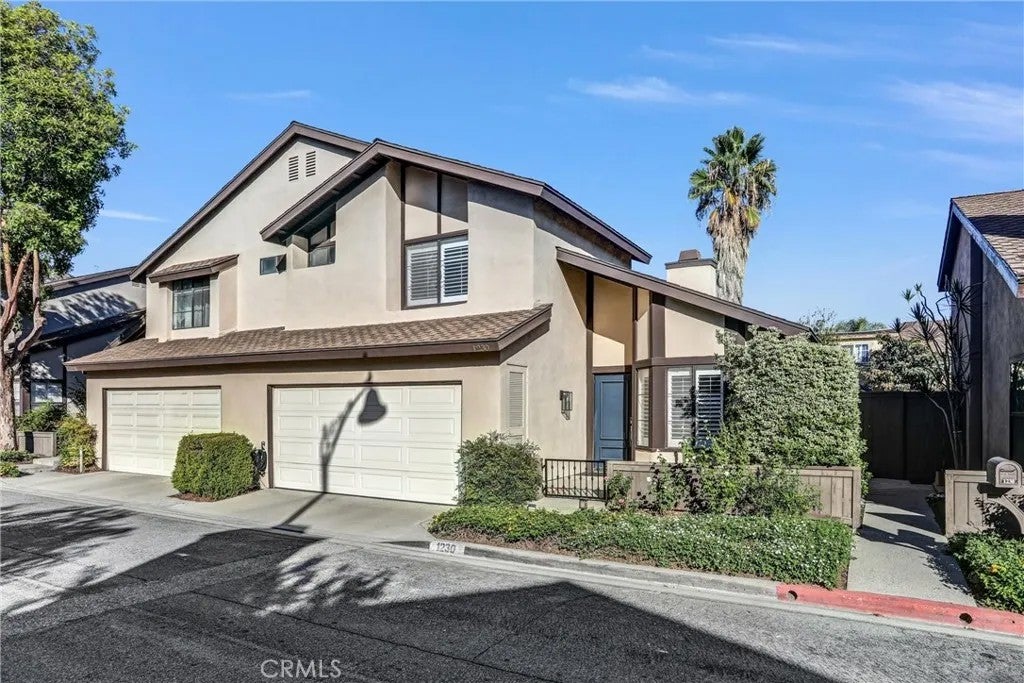 1230 Stonewood Dr
