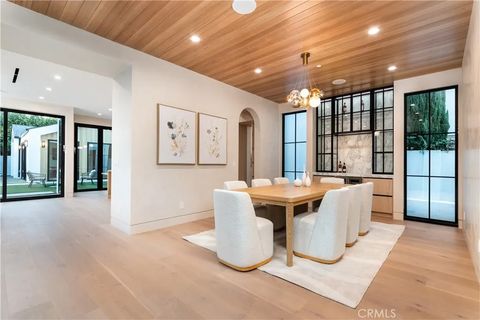 Tiny photo for 16749 Addison St, Encino, CA 91436 (MLS # BB25275435)