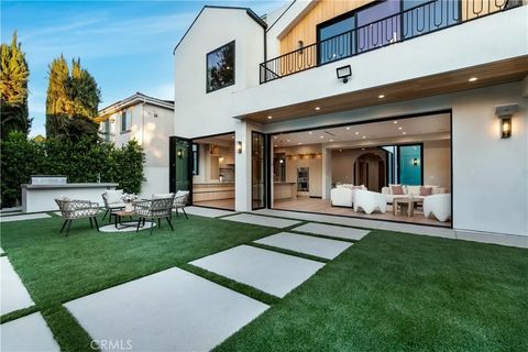 Tiny photo for 16749 Addison St, Encino, CA 91436 (MLS # BB25275435)