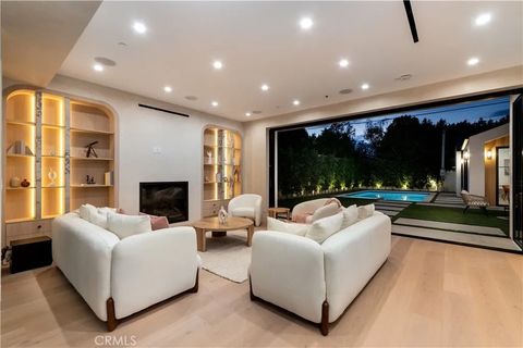 Tiny photo for 16749 Addison St, Encino, CA 91436 (MLS # BB25275435)