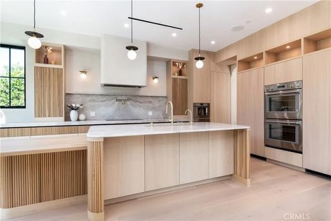 Tiny photo for 16749 Addison St, Encino, CA 91436 (MLS # BB25275435)