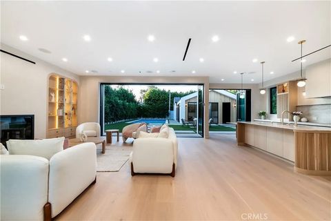 Tiny photo for 16749 Addison St, Encino, CA 91436 (MLS # BB25275435)