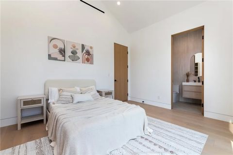 Tiny photo for 16749 Addison St, Encino, CA 91436 (MLS # BB25275435)