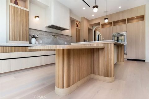 Tiny photo for 16749 Addison St, Encino, CA 91436 (MLS # BB25275435)