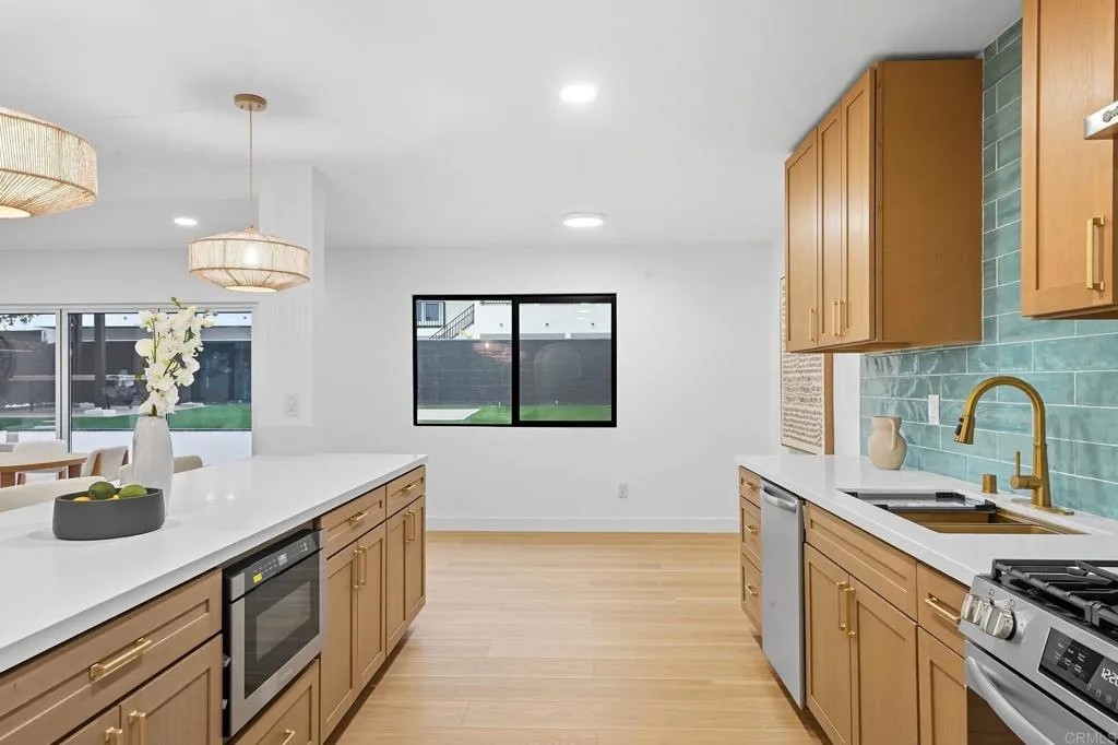 2851 Grandview Street