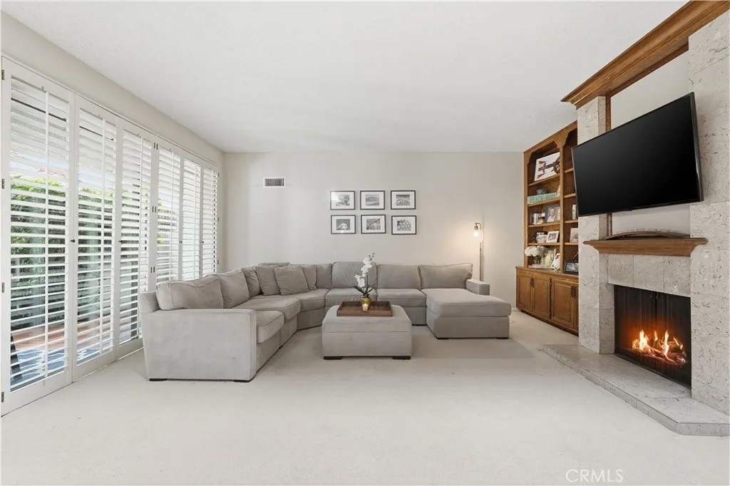 6257 Riviera Circle