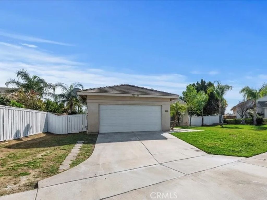 Photo of 874 Kalpesh Drive, San Jacinto, CA 92583 (MLS # CV26039181)