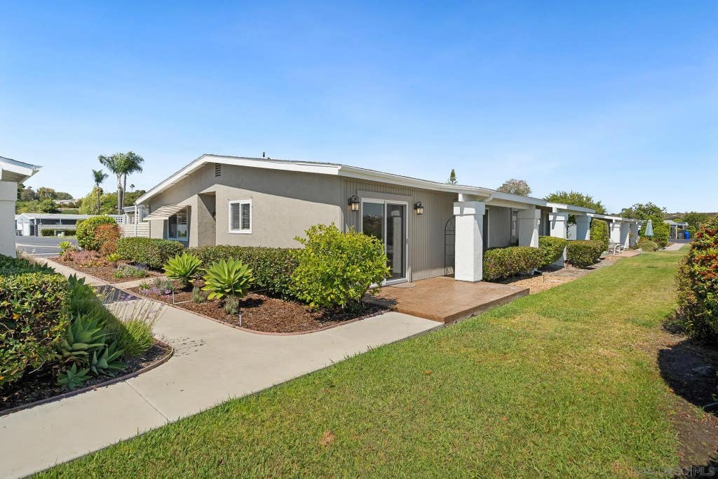 Photo of 3613 Kieffer St, Oceanside, CA 92057 (MLS # 260012116)