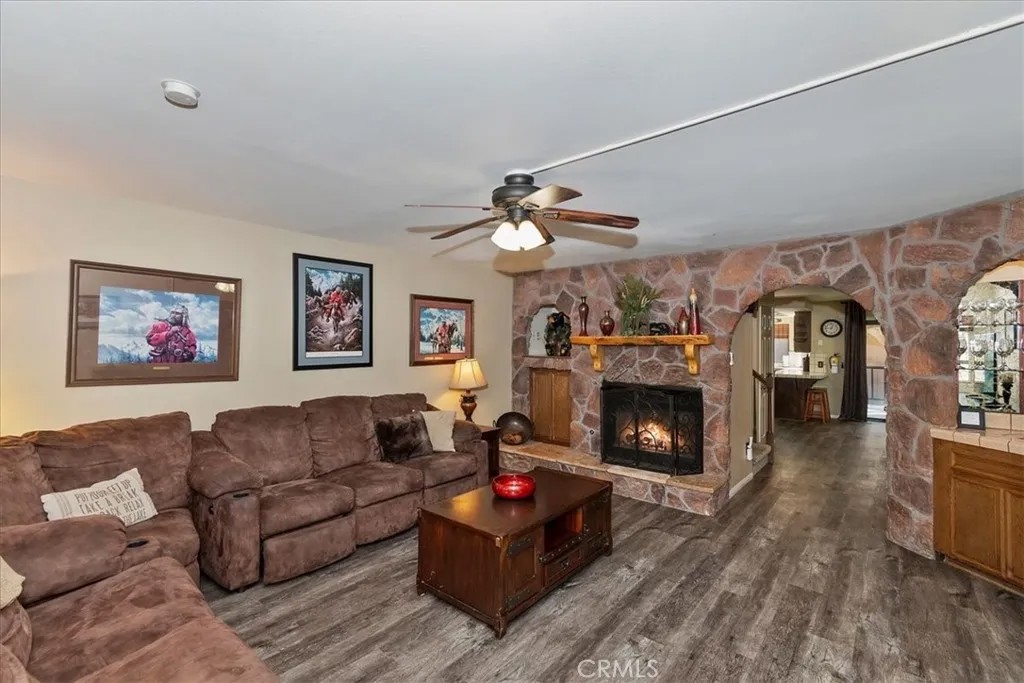 569 Summit Boulevard 6