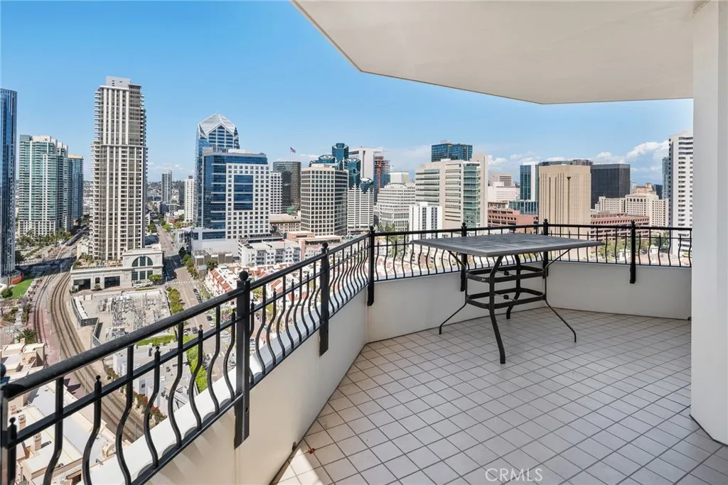 700 W Harbor Drive 2301