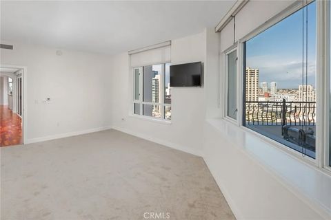 Tiny photo for 700 W Harbor Drive #2301, San Diego, CA 92101 (MLS # PW25084327)