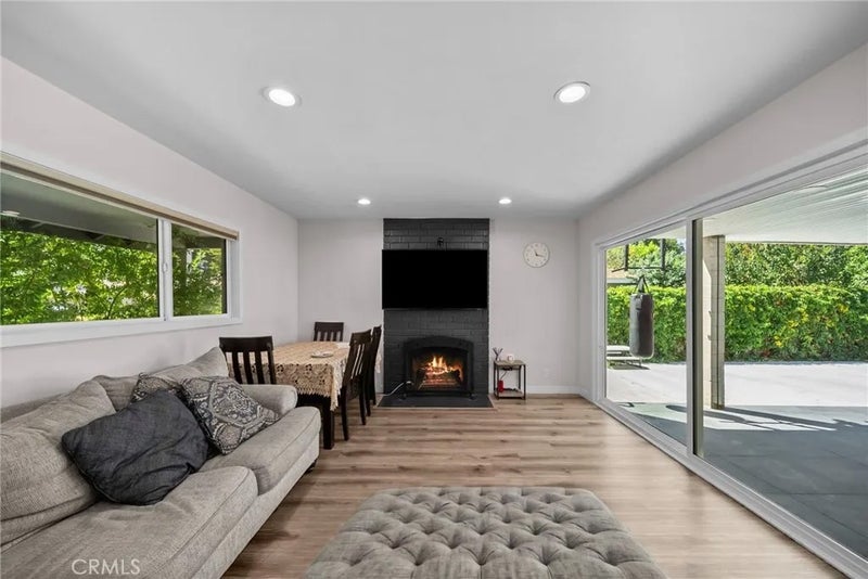8043 Sunnybrae