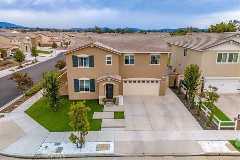 Photo of 33063 Table Rock Drive, Winchester, CA 92596 (MLS # SW26016114)