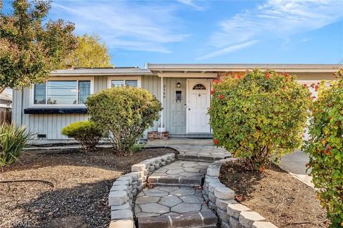 Tiny photo for 3160 Meadowbrook Drive, Concord, CA 94519 (MLS # FR25247338)