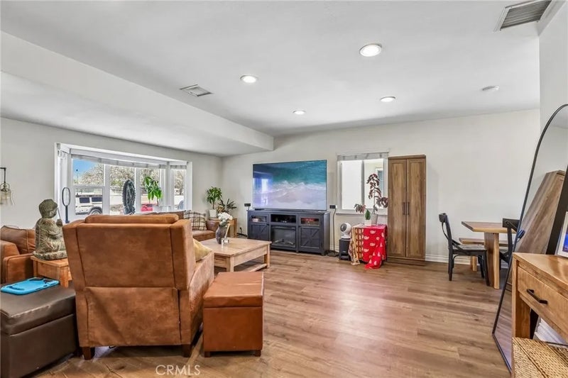 16640 E Tudor