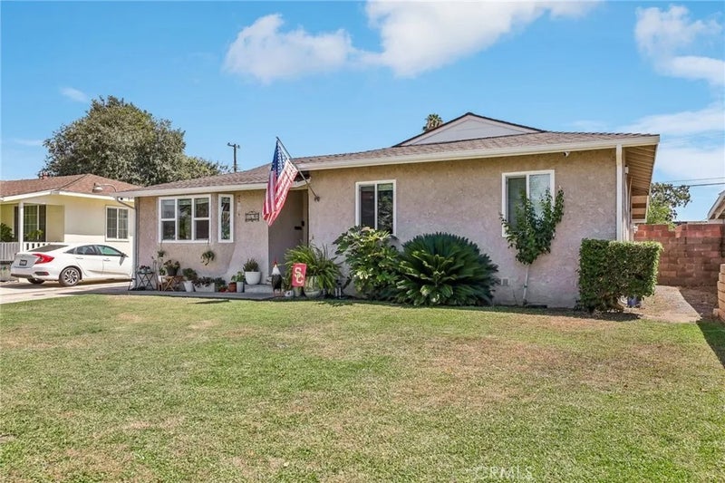 16640 E Tudor