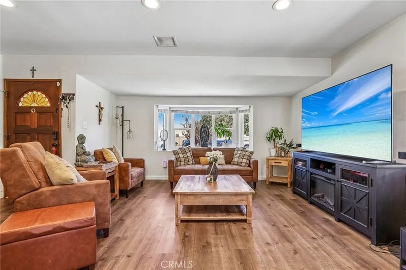 16640 E Tudor