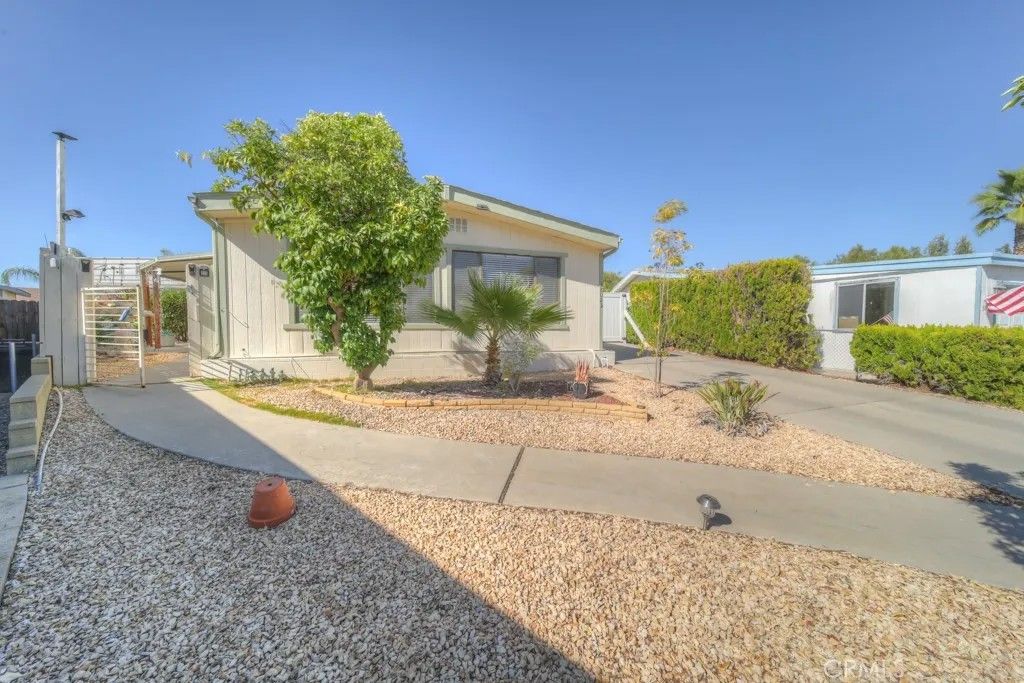 Photo of 38023 Via Vela, Murrieta, CA 92563 (MLS # SW25167536)