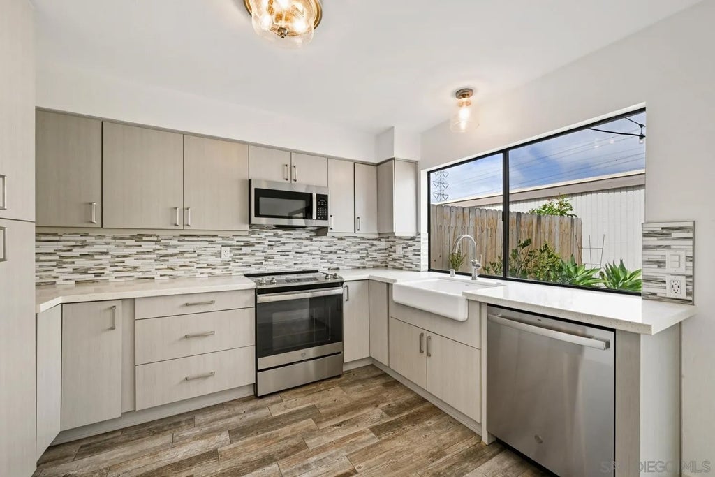 Photo of 3107 Via Sombra, Carlsbad, CA 92010 (MLS # 260020985)