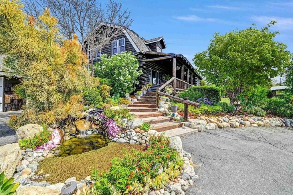 Photo of 3127 Alta Vista Drive, Fallbrook, CA 92028 (MLS # NDP2603066)