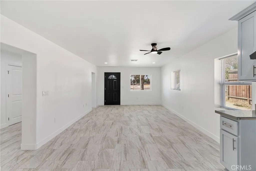 1014 E Casa Loma