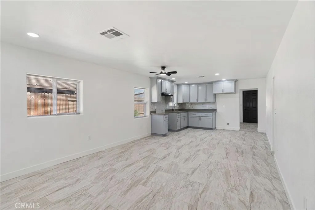 1014 E Casa Loma