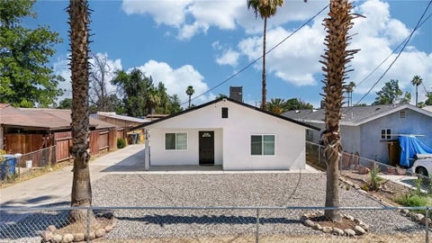 Tiny photo for 1014 E Casa Loma DR, Bakersfield, CA 93307 (MLS # PI26133548)
