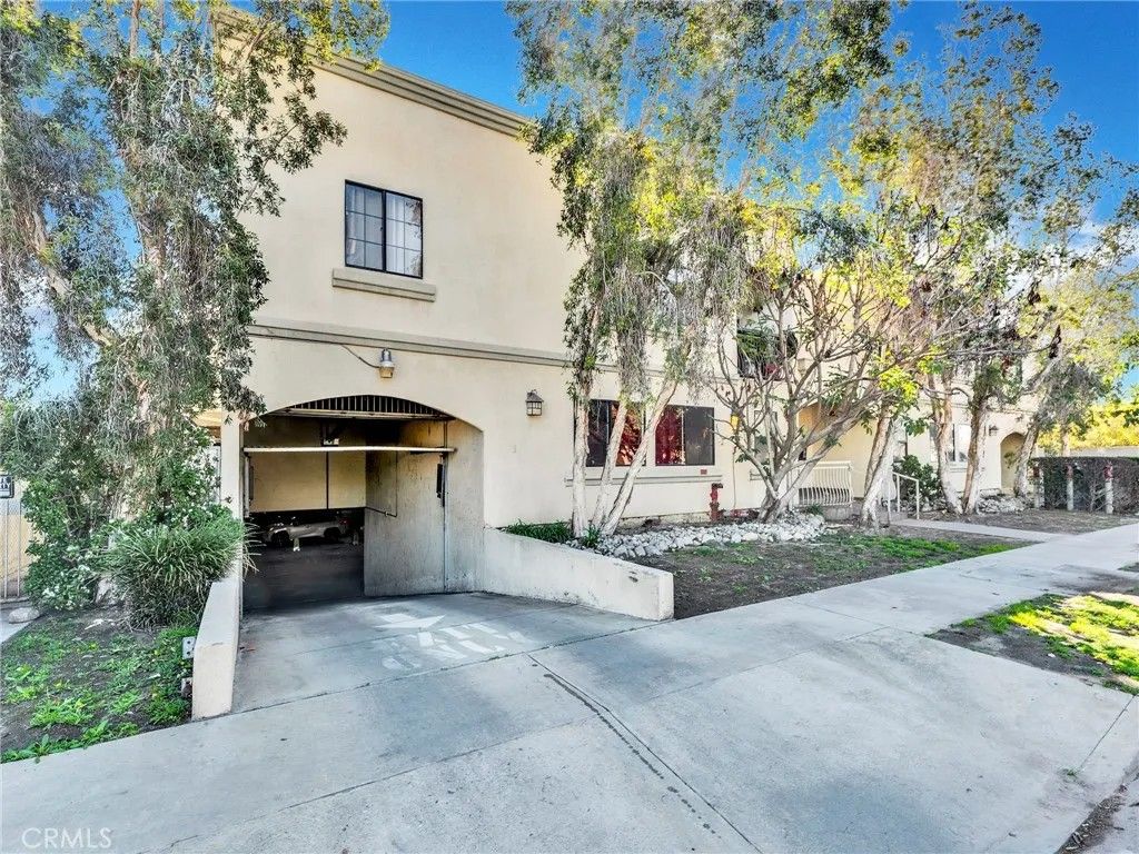 Photo of 10894 Olinda #224, Sun Valley, CA 91352 (MLS # SR26003926)