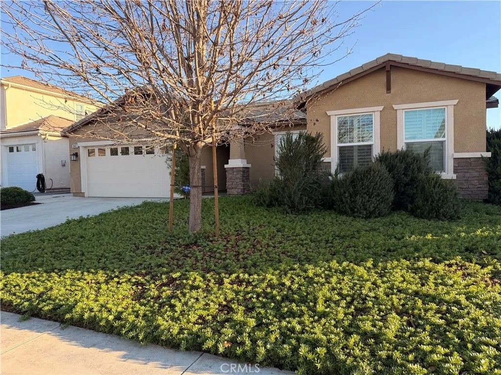 Photo of 28481 Pear Blossom Ln, Moreno Valley, CA 92555 (MLS # HD26045051)