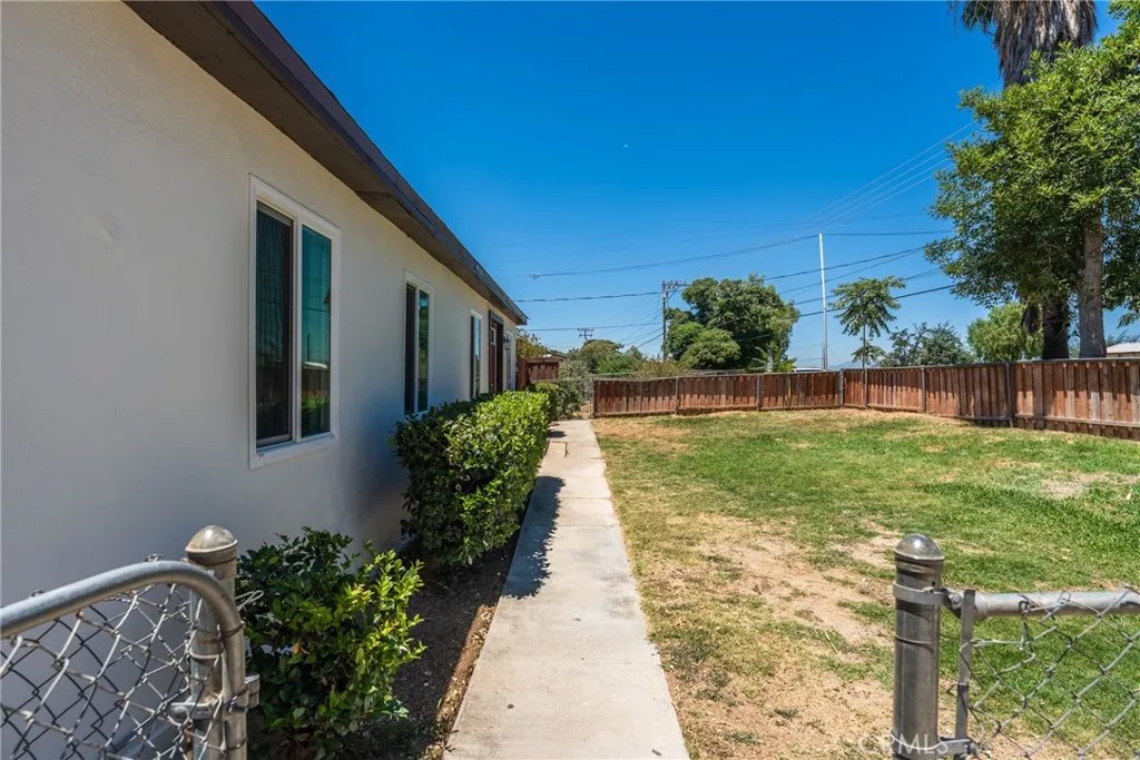 765 W County Line