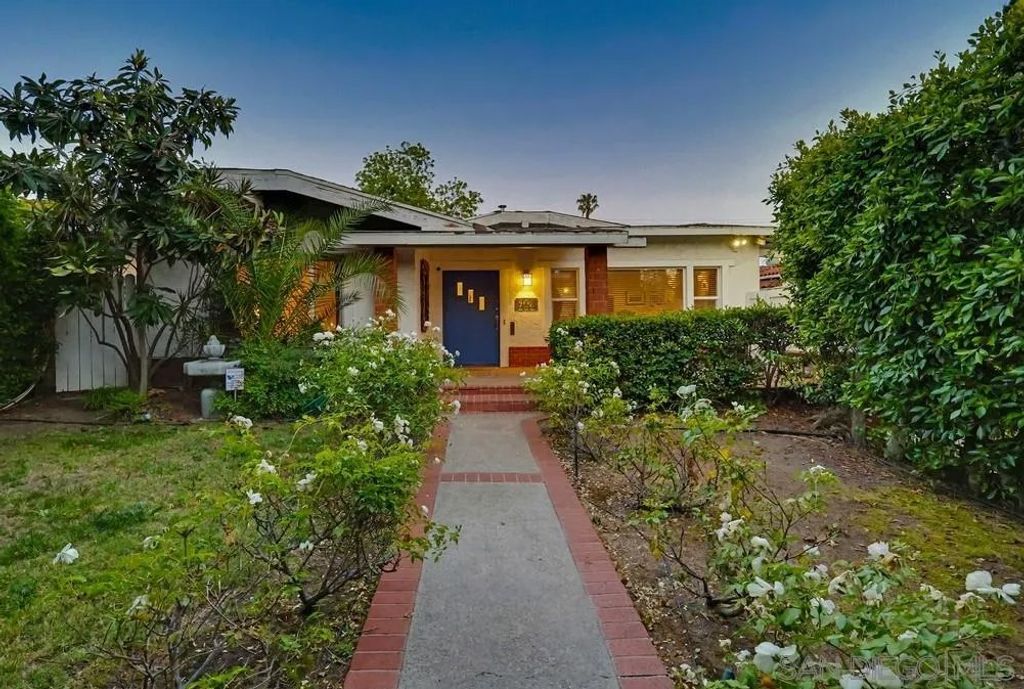 Photo of 206 N Wilton Pl, Los Angeles, CA 90004 (MLS # 260010622)