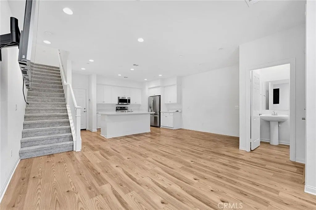 10765 Graphite St
