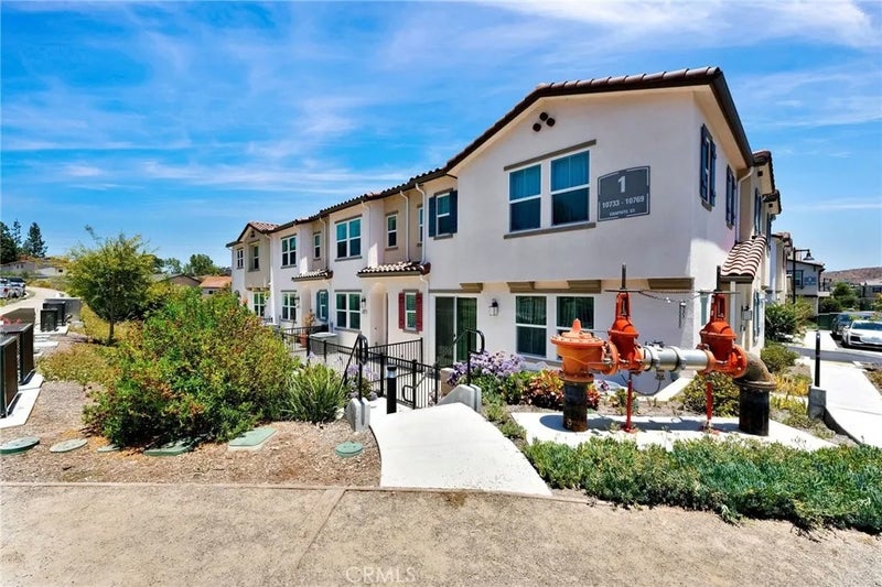 10765 Graphite St