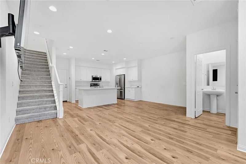 10765 Graphite St
