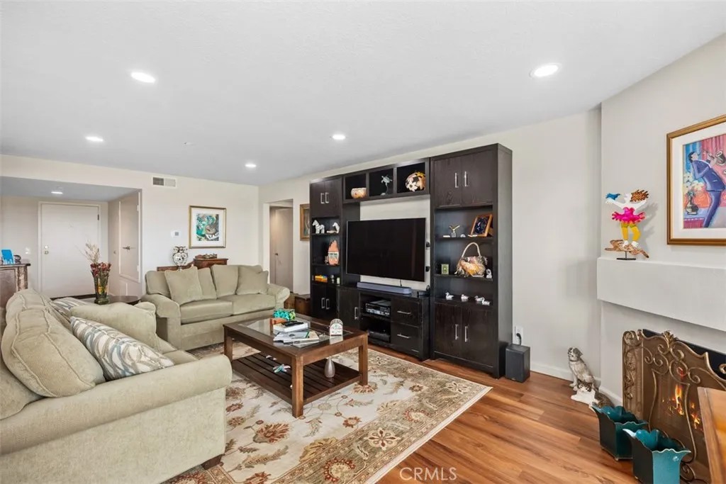 280 Cagney Lane 209