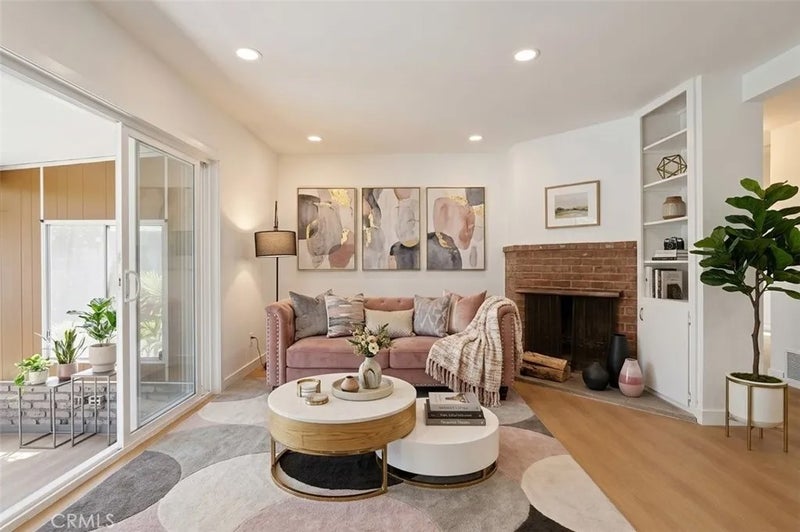 239 E Cypress