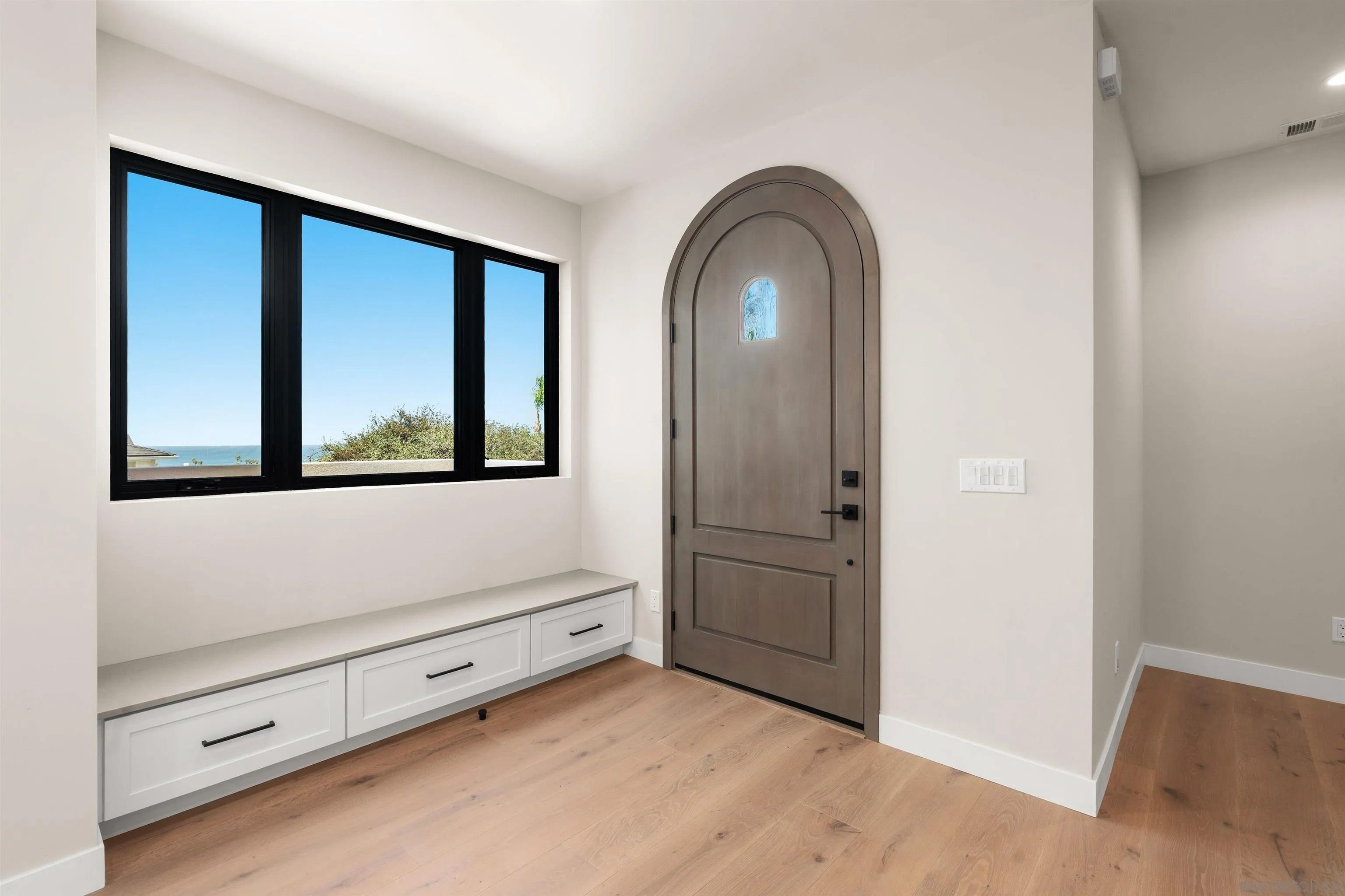 4643 Corondao Avenue