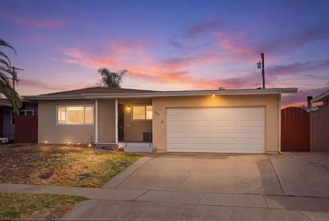 Photo of 225 E Renette Ave, El Cajon, CA 92020 (MLS # 260007632)