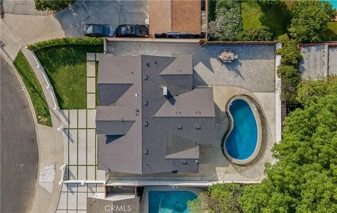 Photo of 13633 Delano Street, Valley Glen, CA 91401 (MLS # SR26042427)