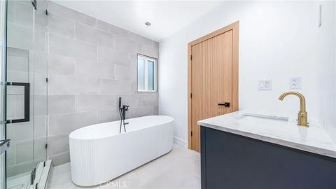 Tiny photo for 13633 Delano Street, Valley Glen, CA 91401 (MLS # SR26042427)