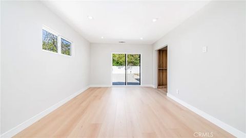 Tiny photo for 13633 Delano Street, Valley Glen, CA 91401 (MLS # SR26042427)