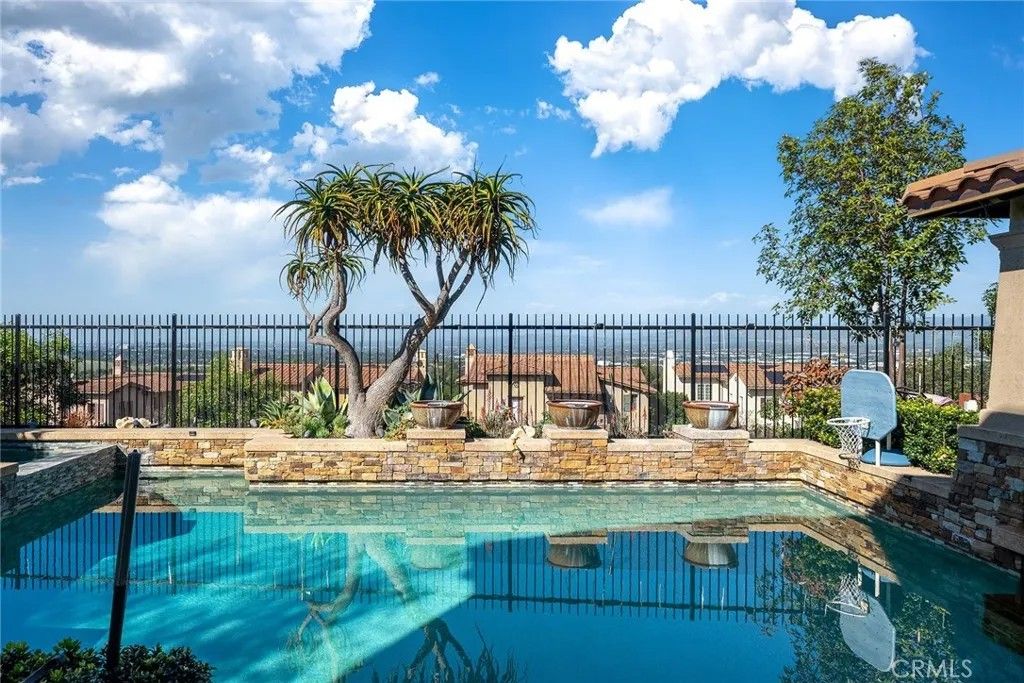 Photo of 19 Momento, Irvine, CA 92603 (MLS # PW26037912)